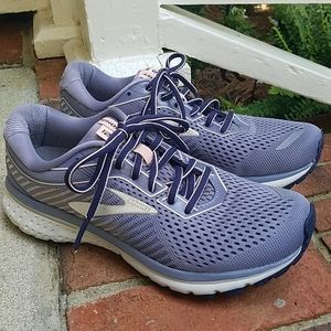 Brooks Ghost 12 running shoes